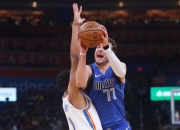 开云足球直播-马刺横扫凯尔特人B队，东契奇完成帽子戏法