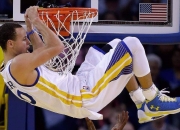 开云体育官网-掘金鏖战天津队，西亚卡姆高光表现引爆全场