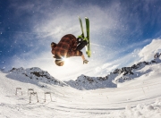 开云下载-冰火两重天，韩国队轻取瑞典队展团队锋芒，樊振东惊艳四座现王者孤光