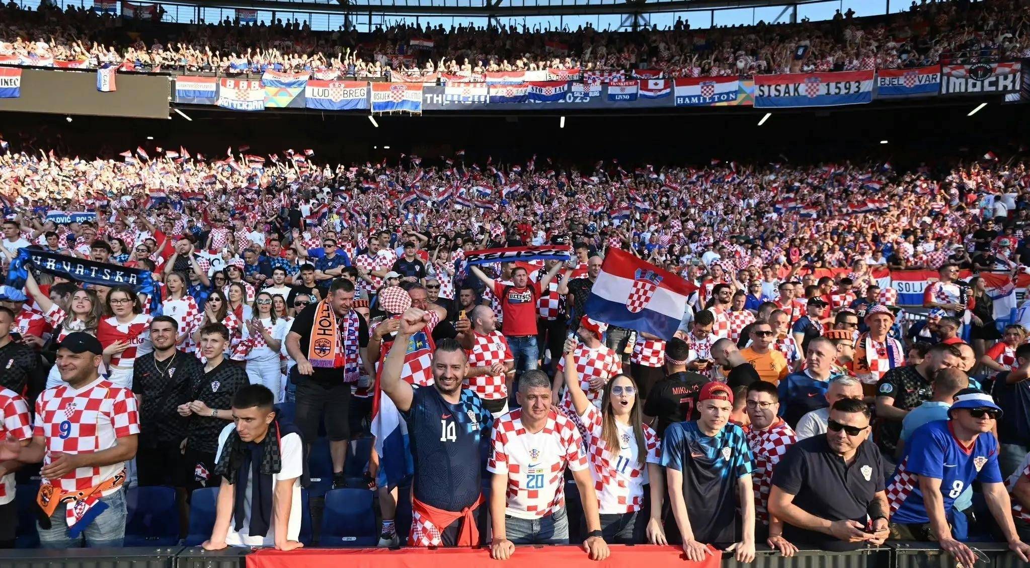 荷兰碾压克罗地亚,马夏尔统治全场的简单介绍 荷兰碾压克罗地亚,马夏尔统治全场的简单介绍