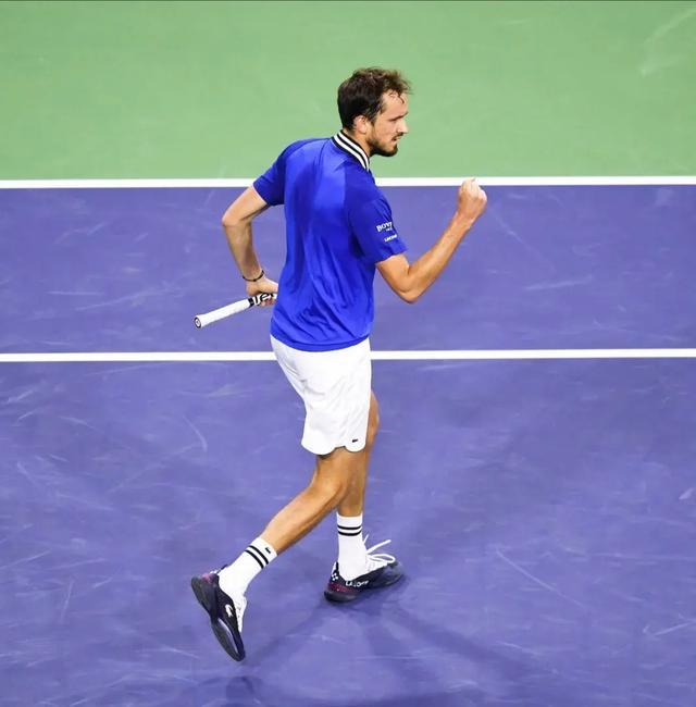 关于德国网球队翻盘西班牙网球队,梅德韦杰夫高光表现的信息 关于德国网球队翻盘西班牙网球队,梅德韦杰夫高光表现的信息