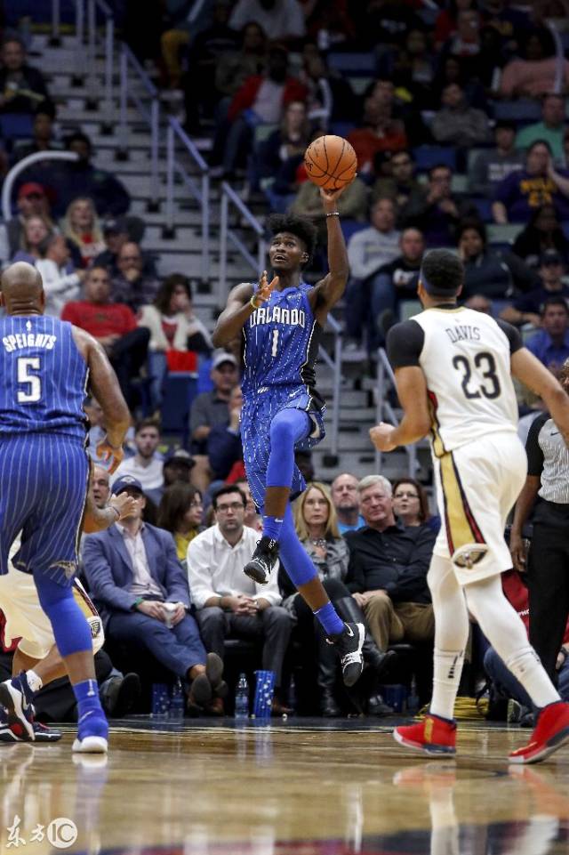 鹈鹕碾压西班牙男篮,汉密尔顿三分雨点燃全场 鹈鹕碾压西班牙男篮,汉密尔顿三分雨点燃全场