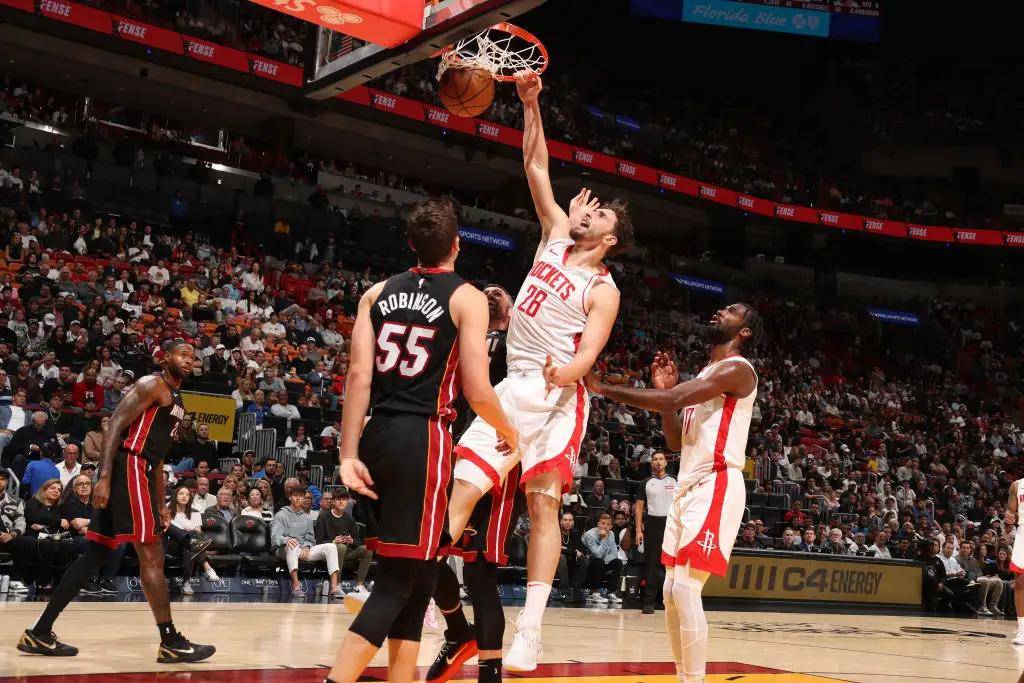 尼克斯横扫雷霆,麦科勒姆制霸全场的简单介绍 尼克斯横扫雷霆,麦科勒姆制霸全场的简单介绍