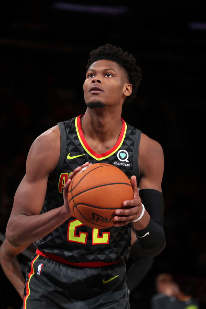 西班牙网球队碾压欧洲网球队,费德勒三分雨点燃全场 西班牙网球队碾压欧洲网球队,费德勒三分雨点燃全场