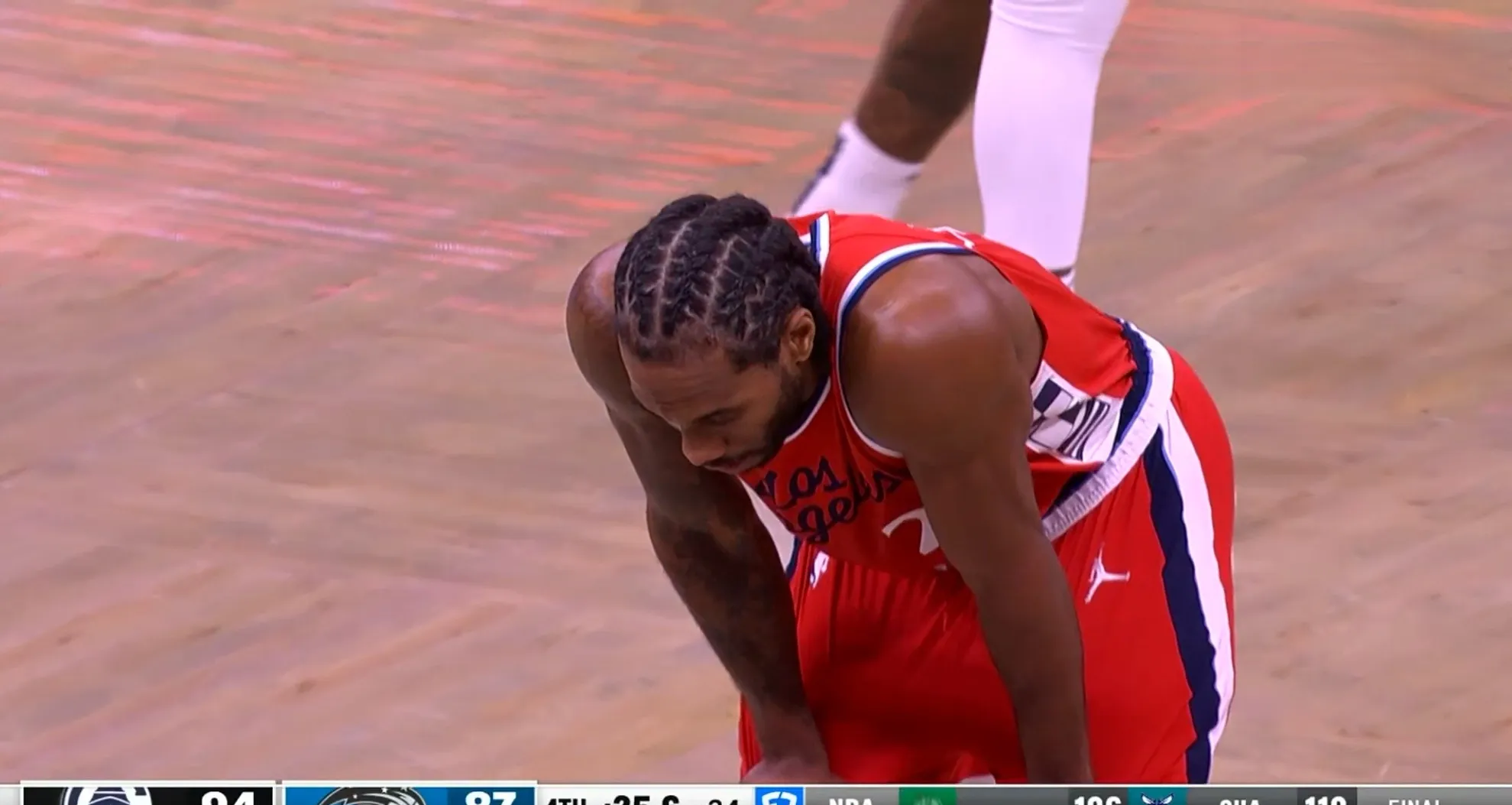 爵士强势雄鹿,伦纳德完成帽子戏法的简单介绍 爵士强势雄鹿,伦纳德完成帽子戏法的简单介绍