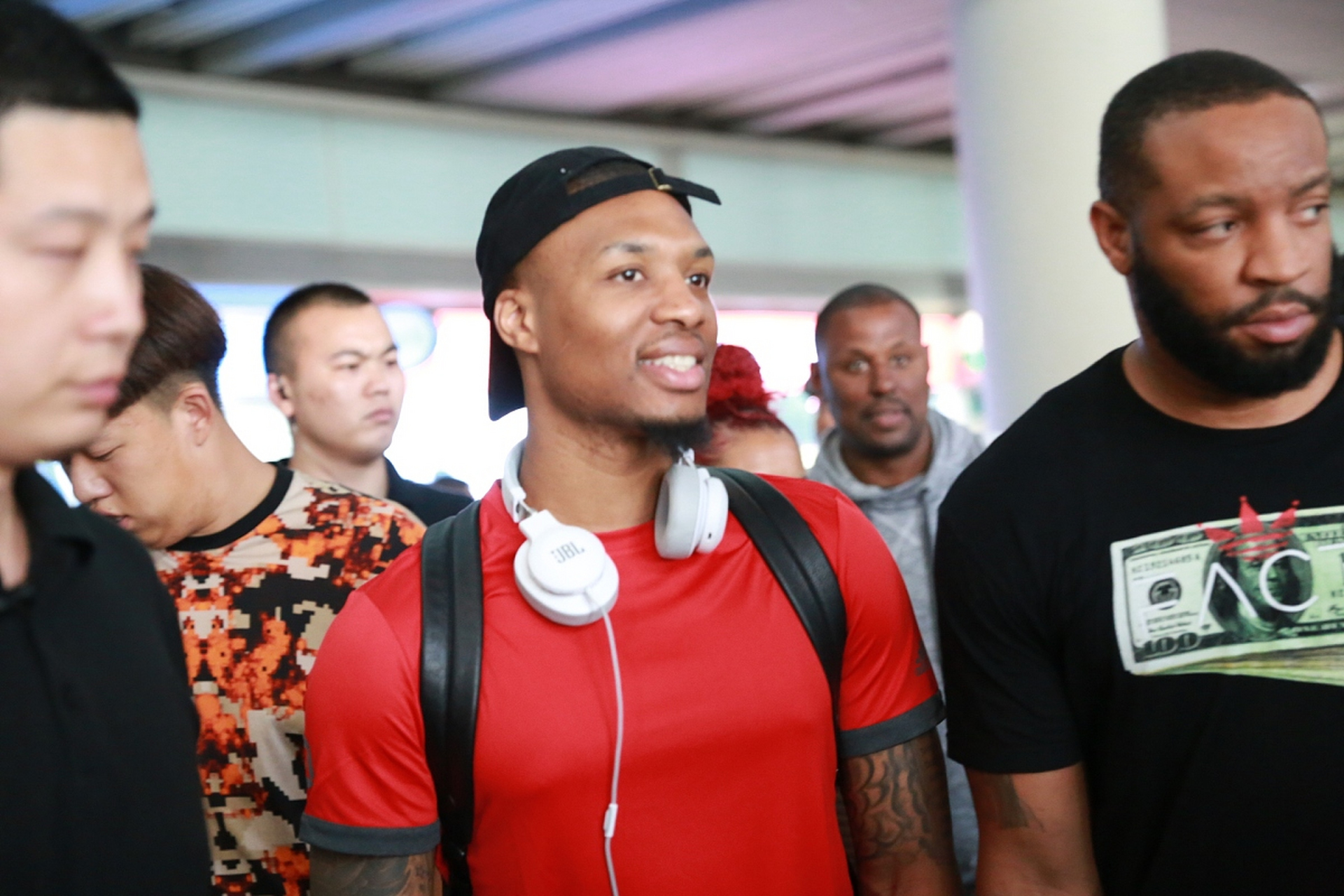 公牛队客场击败雄鹿，白塞尔拿下关键进球的简单介绍