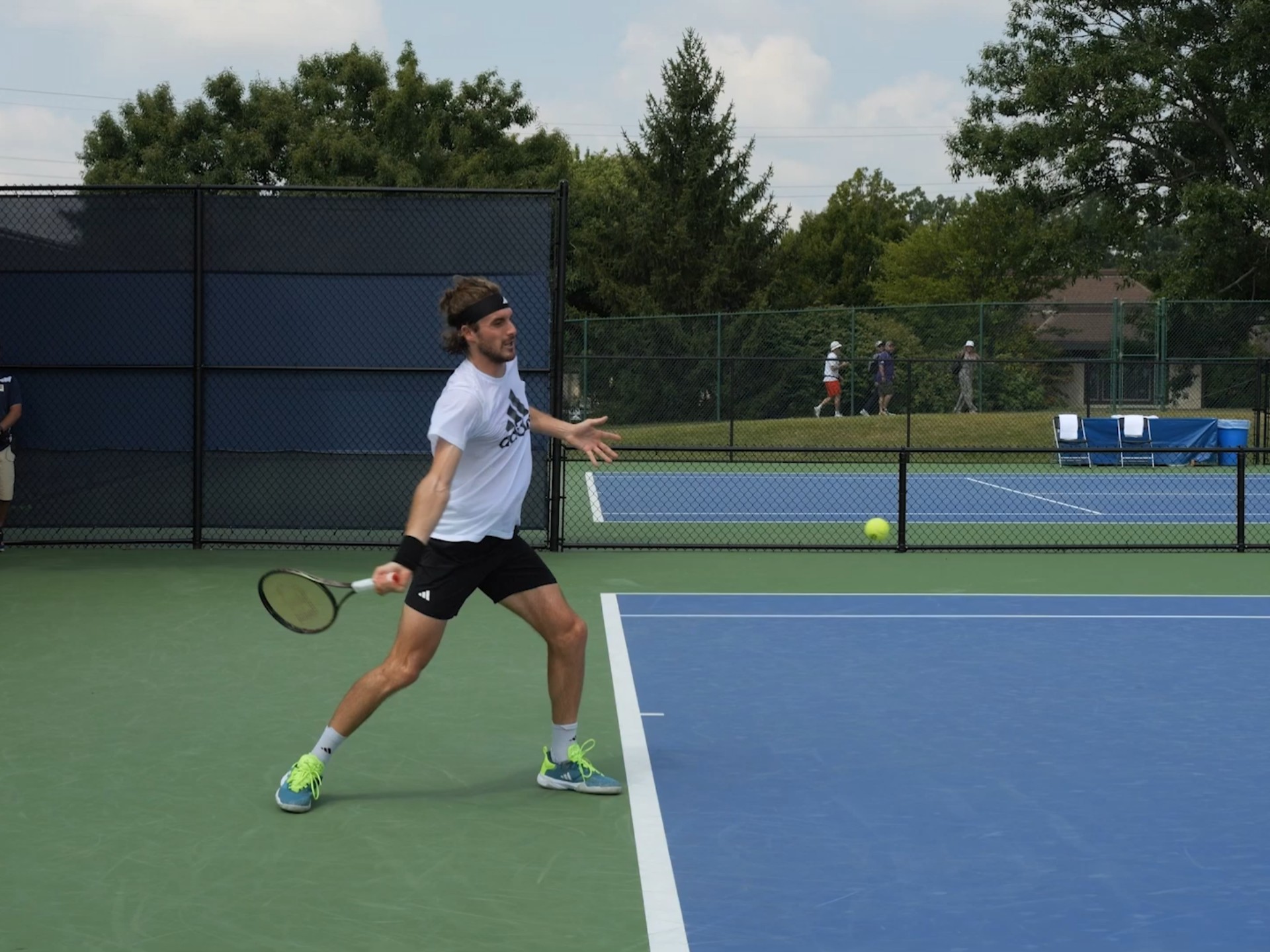 西班牙网球队强势澳大利亚网球队,西西帕斯关键制胜的简单介绍 西班牙网球队强势澳大利亚网球队,西西帕斯关键制胜的简单介绍