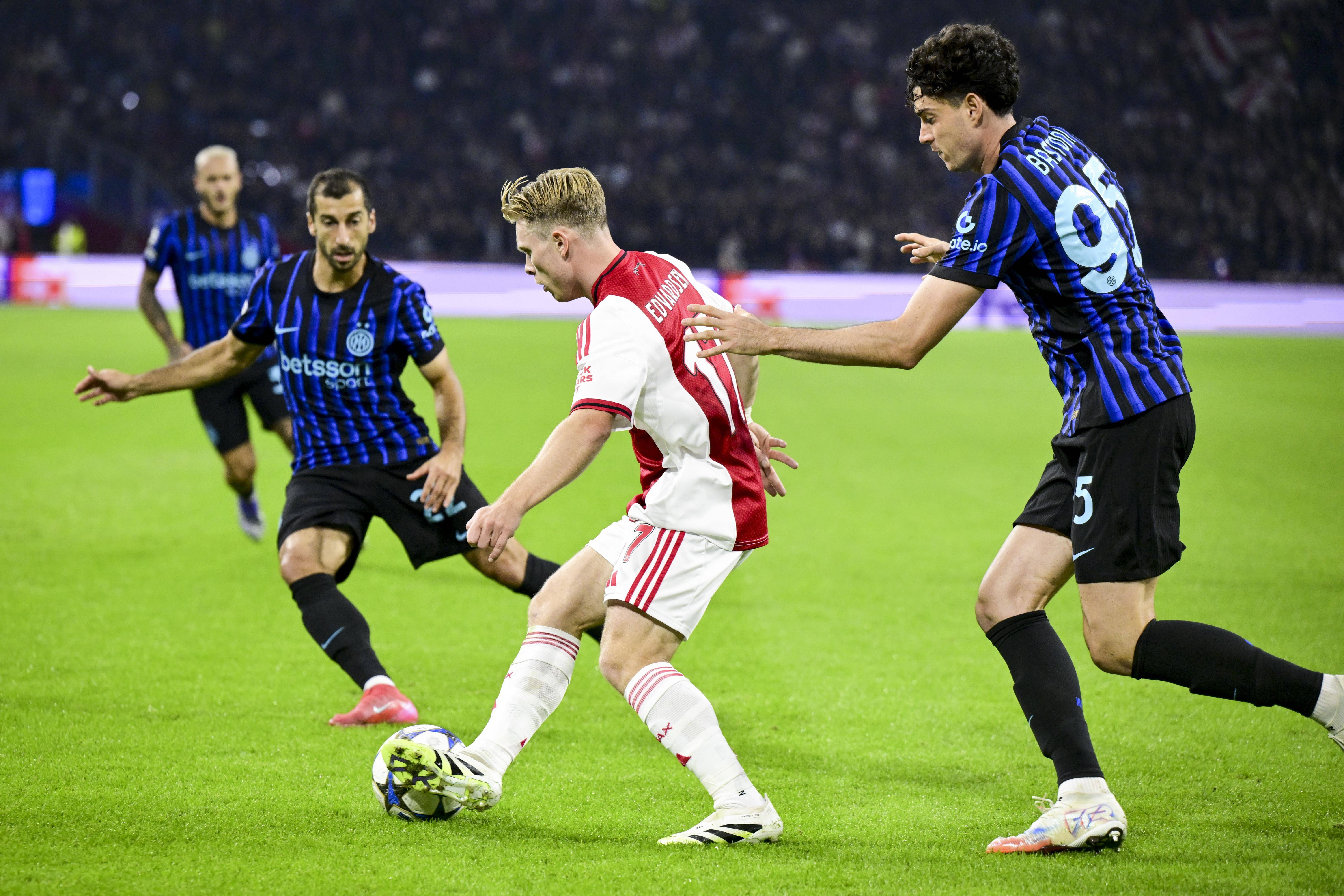 国米客场险胜,锁定欧冠资格的简单介绍 国米客场险胜,锁定欧冠资格的简单介绍