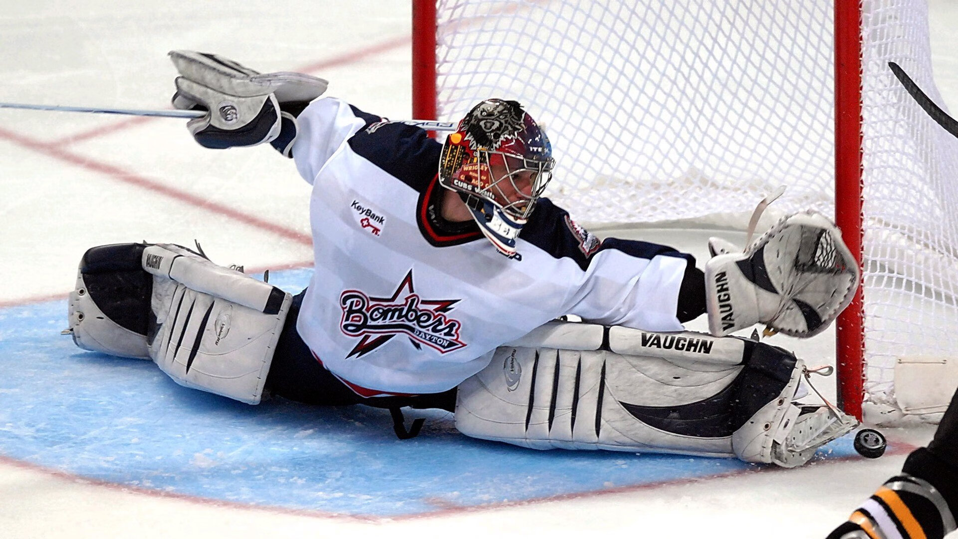 橙衣风暴席卷加勒比海,李刚仁压制级演出助荷兰一波带走牙买加