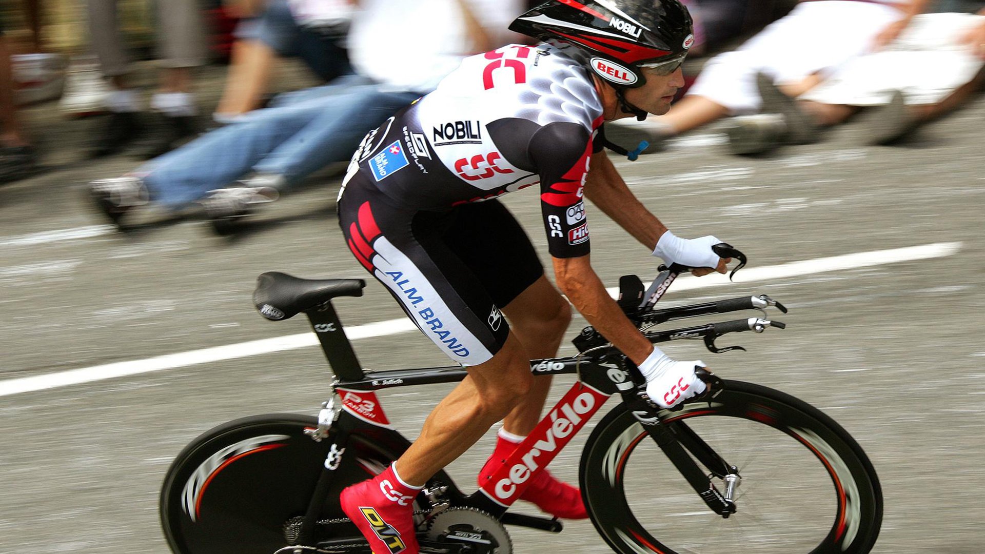 鏖战东京，张继科领衔中国军团力克日本队，捍卫国球荣耀